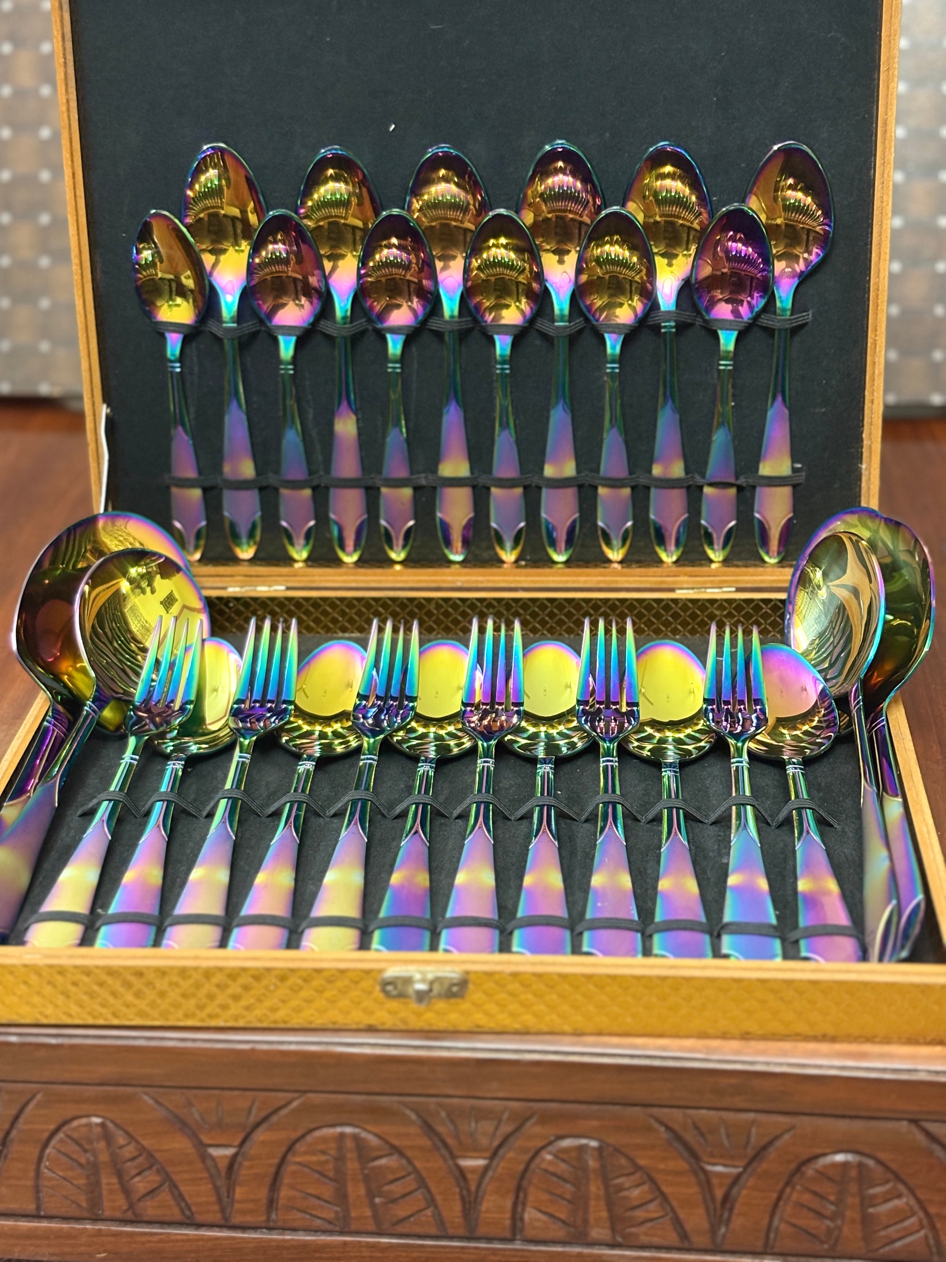 Multi cutlery set