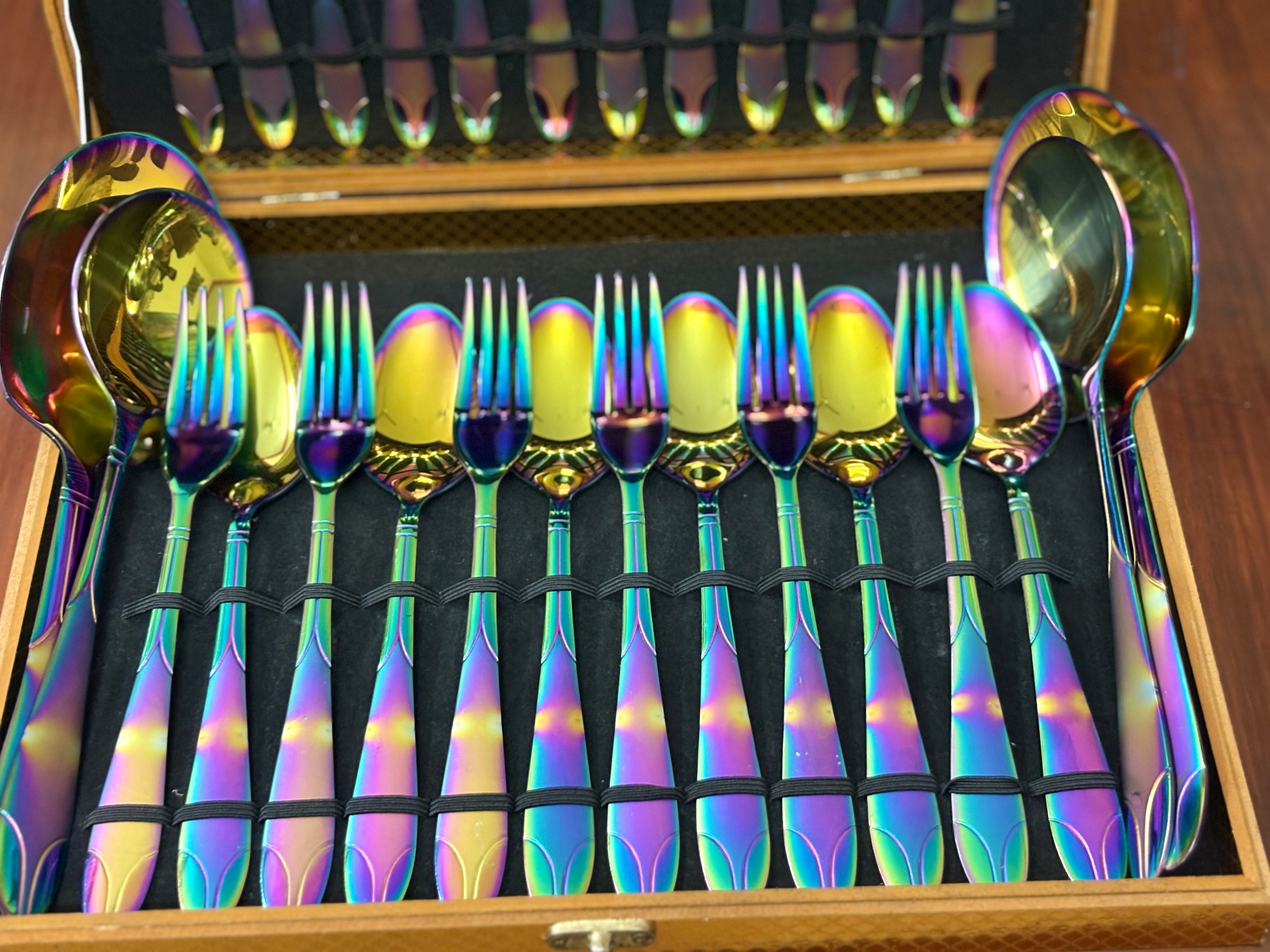 Multi cutlery set
