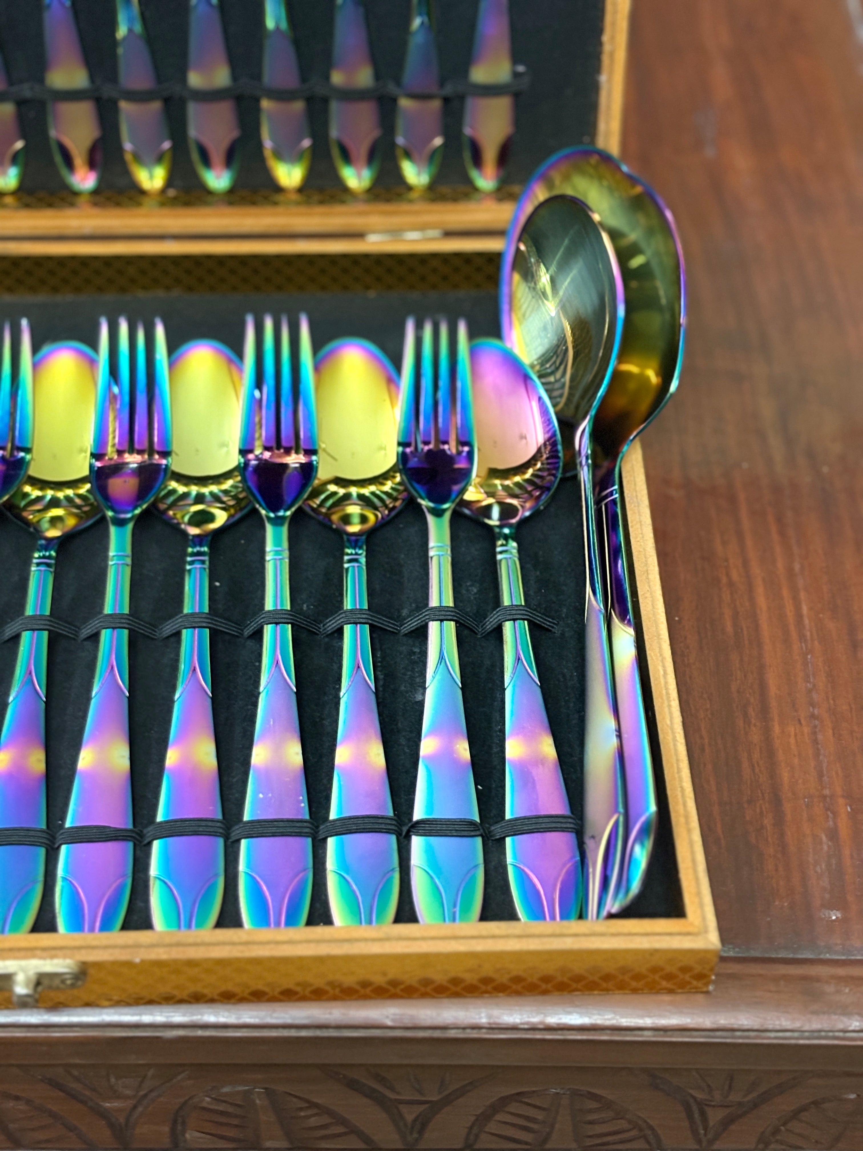 Multi cutlery set