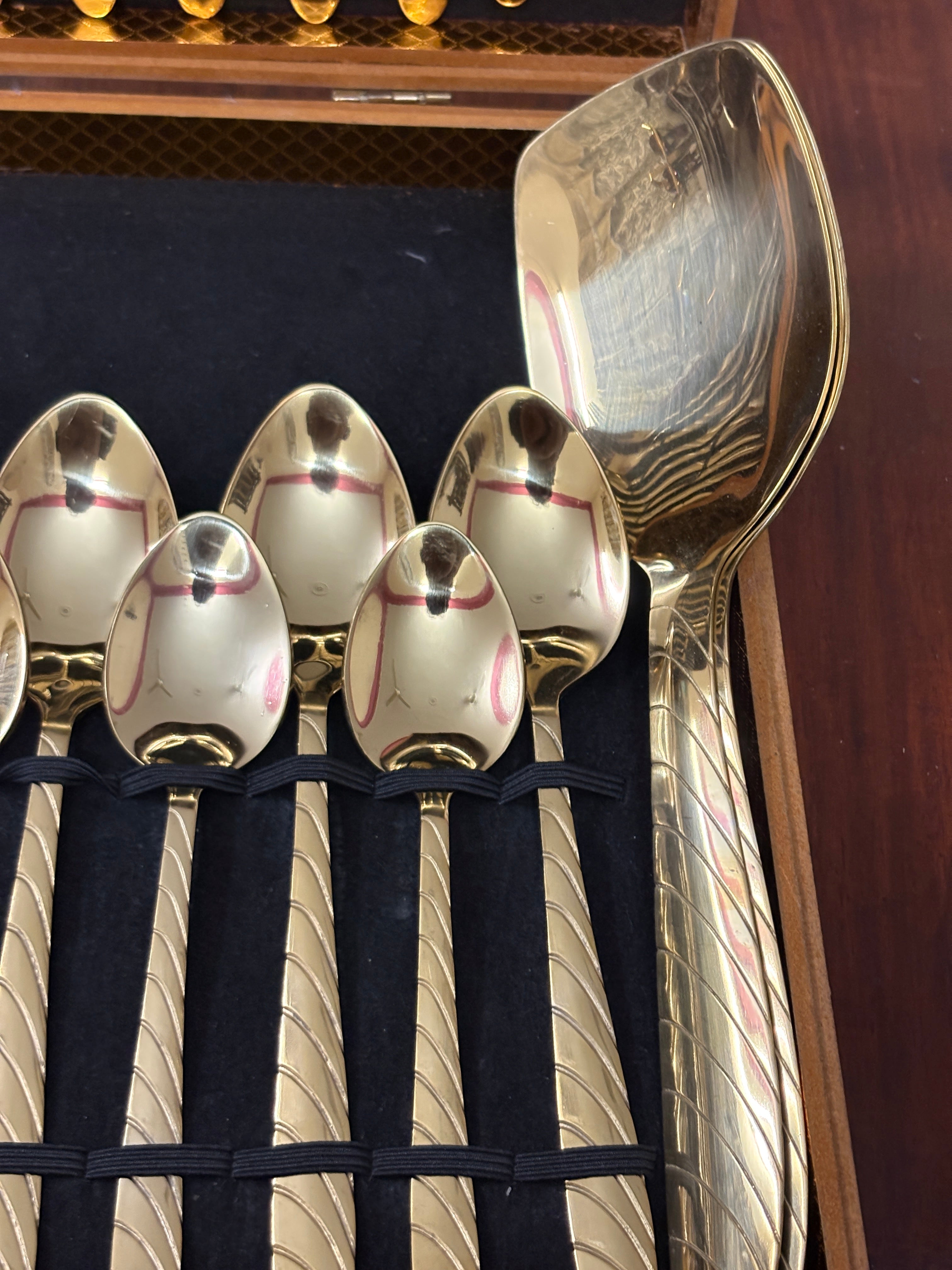 Golden Cutlery Set