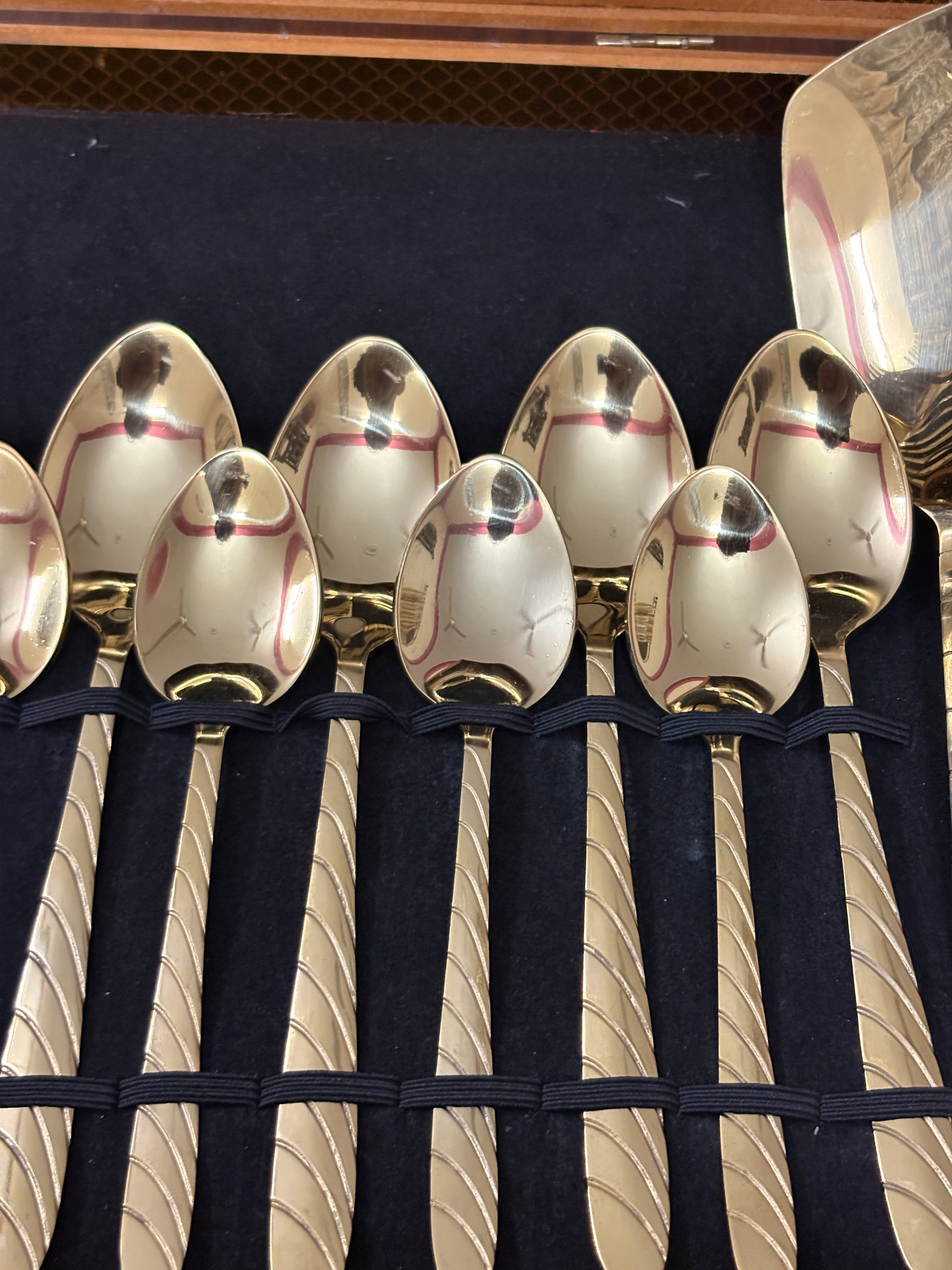 Golden Cutlery Set
