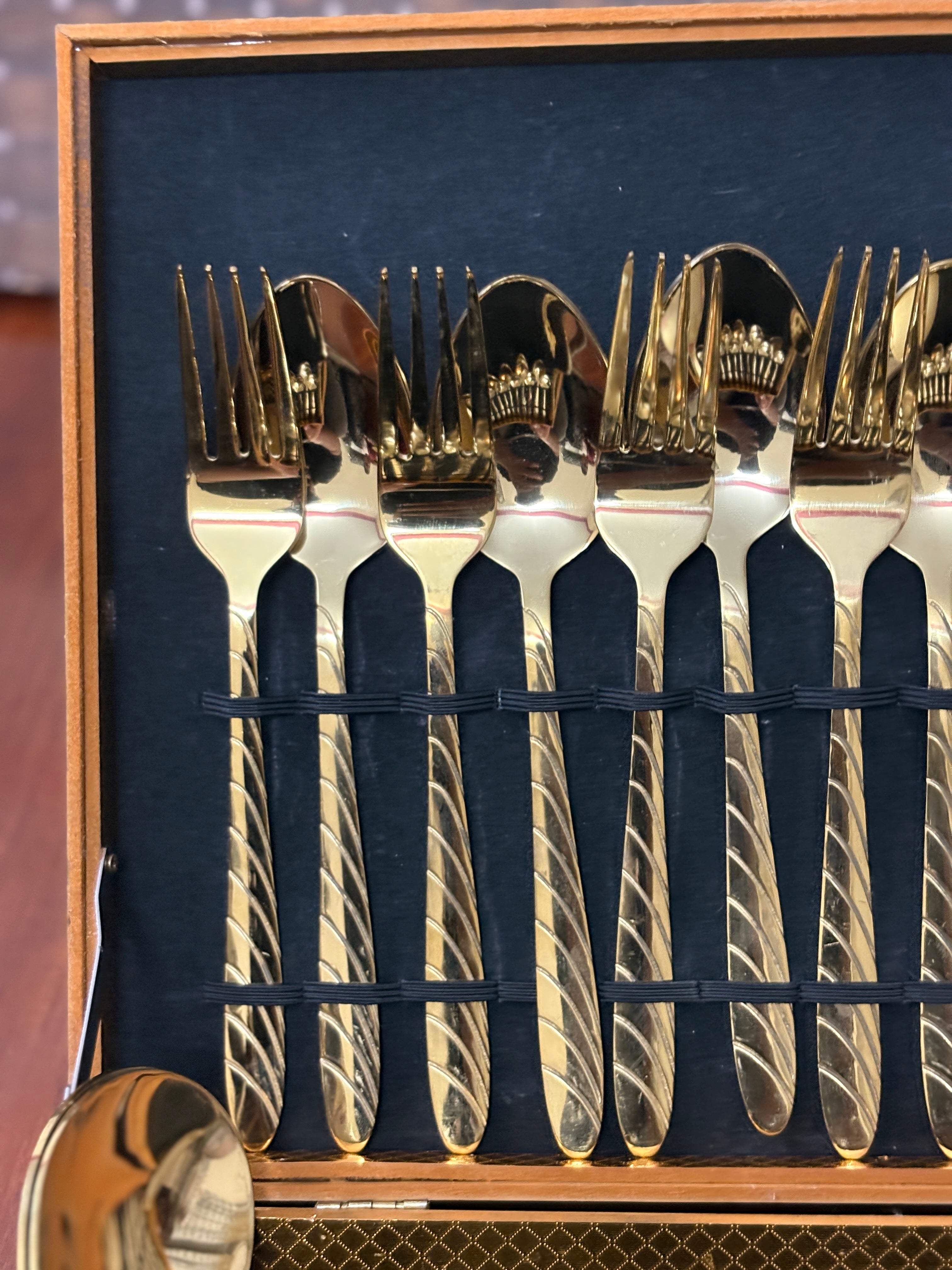 Golden Cutlery Set