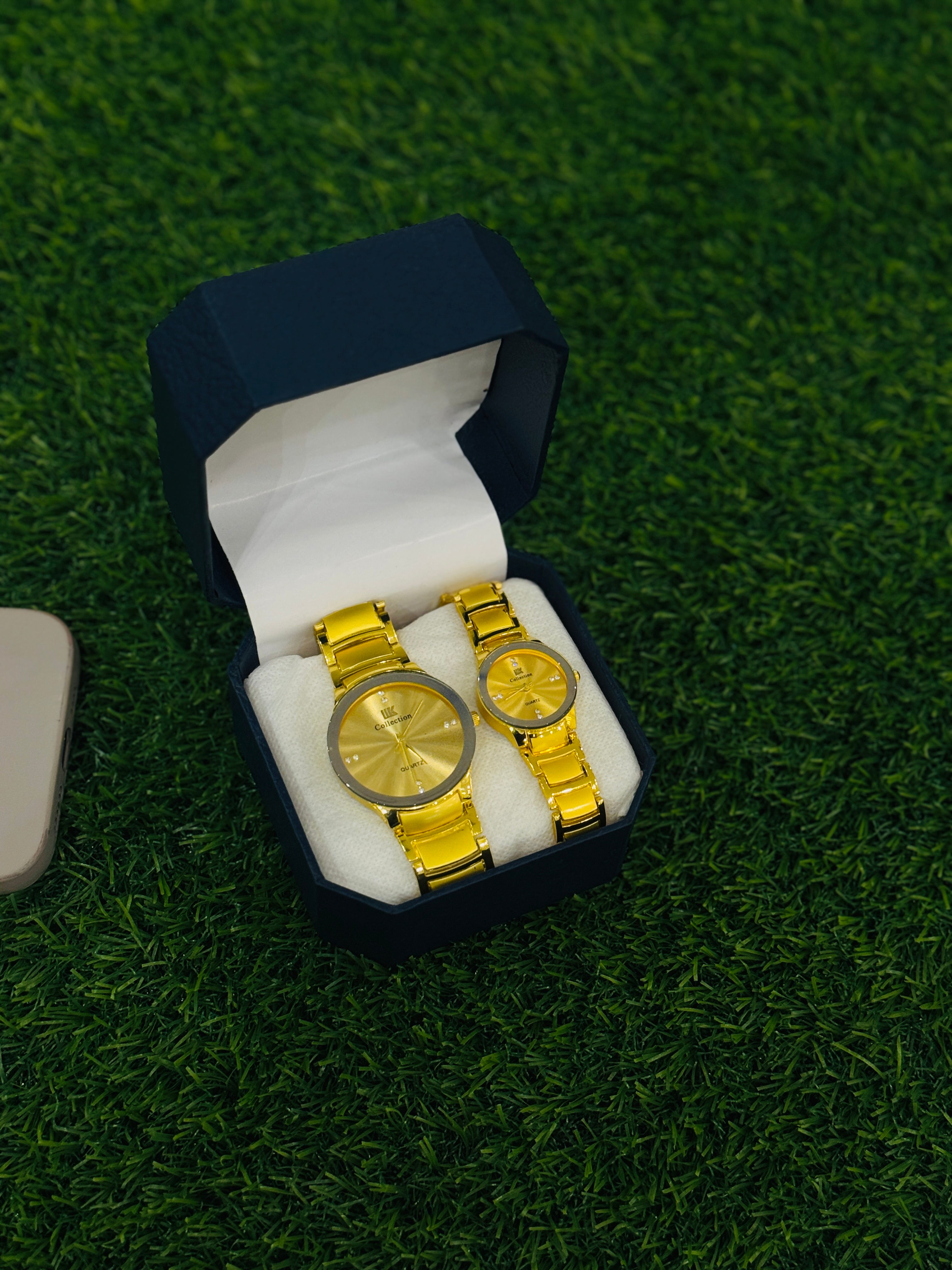 Luxury Golden Couple Watch Set | Elegant His & Hers Timepieces